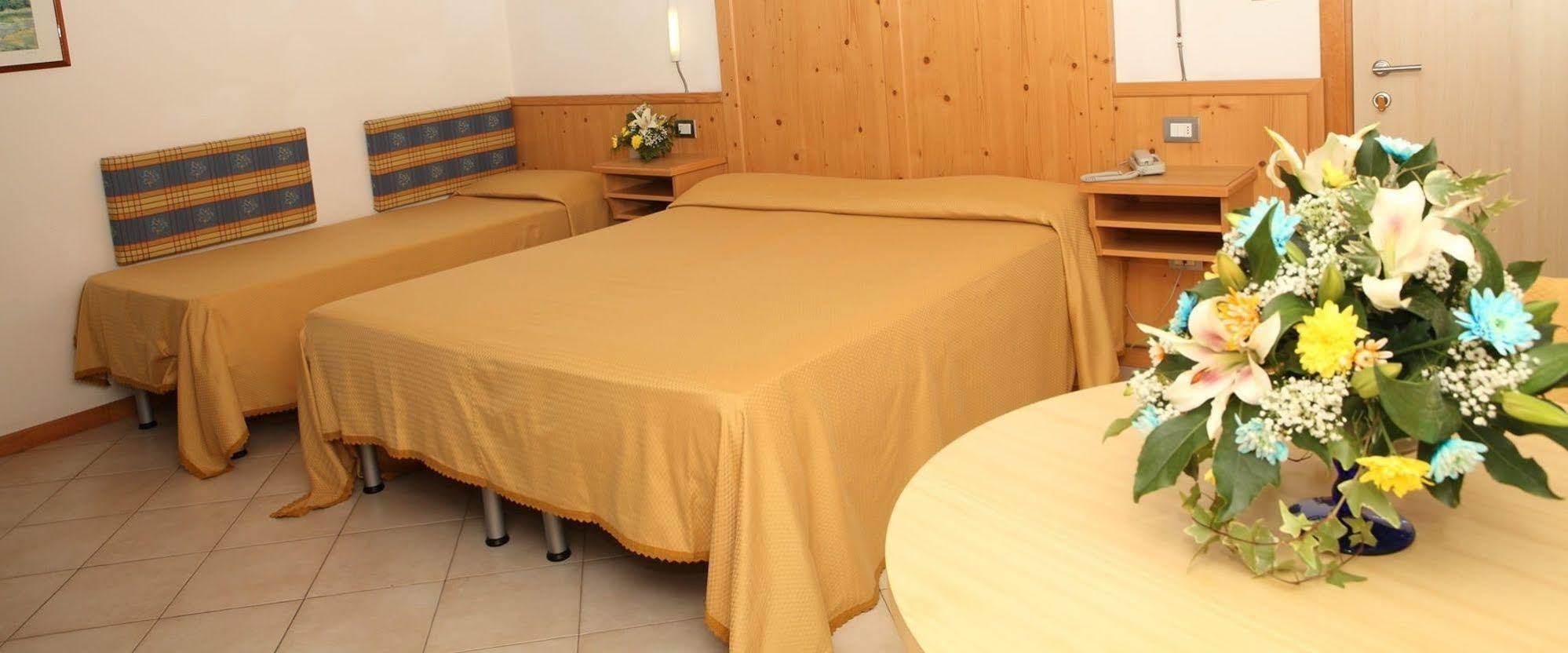 Hotel Venezia E La Villetta 리도 디 예솔로 외부 사진